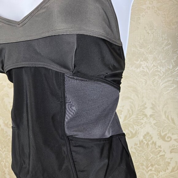 Oakley Size Small Black and Gray One Piece Swimsuit Mesh Accents Adj Straps - Picture 3 of 13